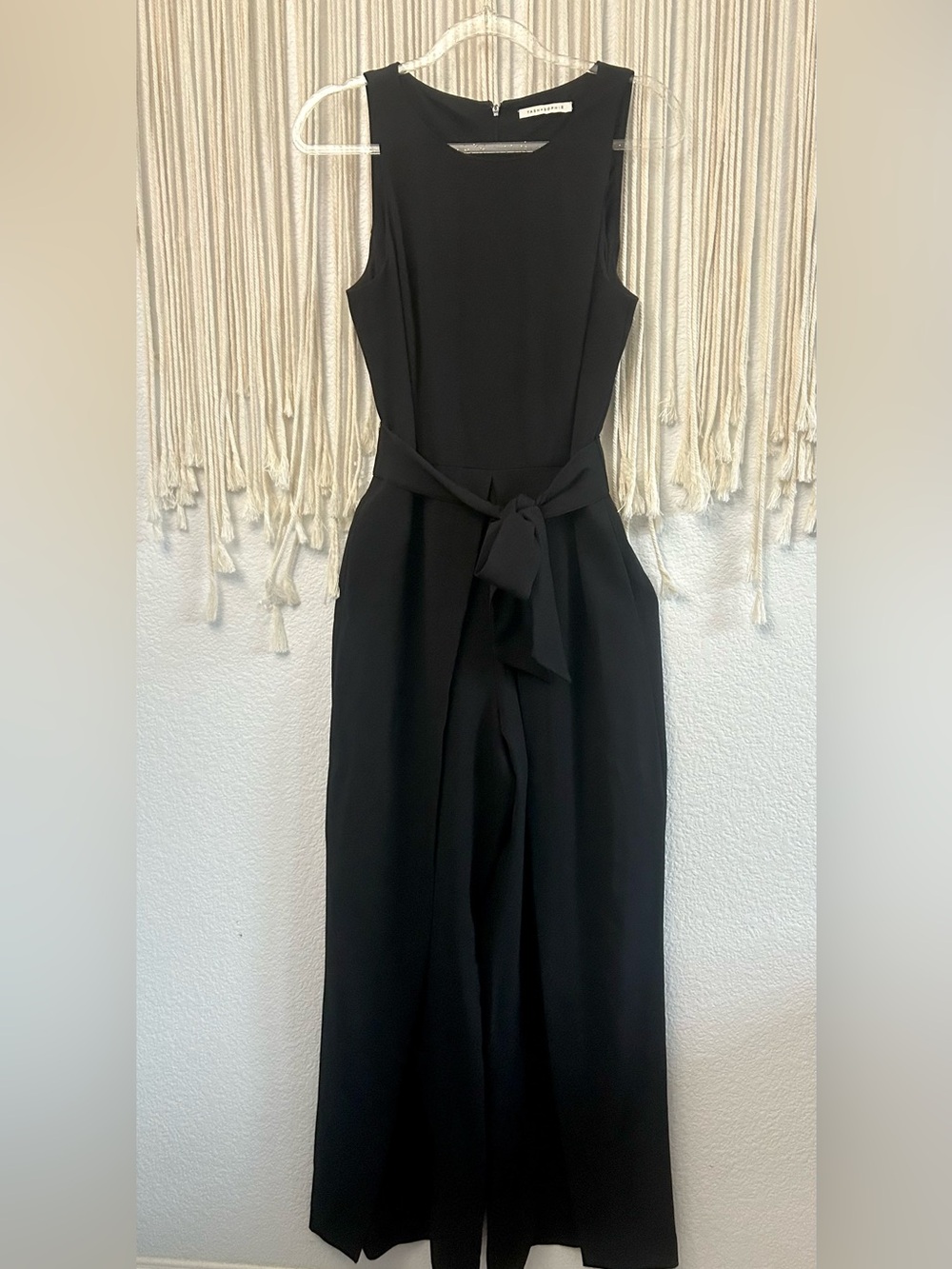 TASH AND SOPHIE Chic Black Sleeveless Jumpsuit Belted Wide Leg Stretchy Sz 6 - Picture 5 of 15